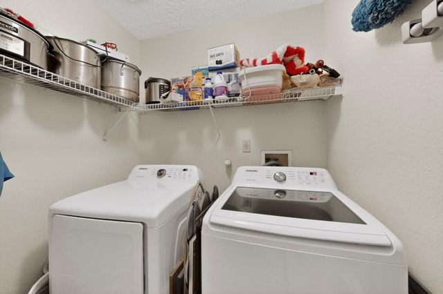 7719 San Augustine Street NW, Albuquerque, NM 87120