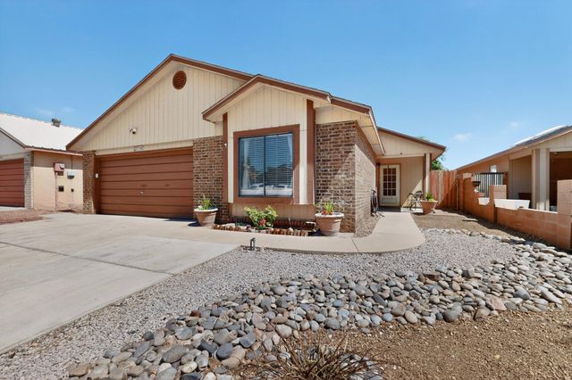 7719 San Augustine Street NW, Albuquerque, NM 87120