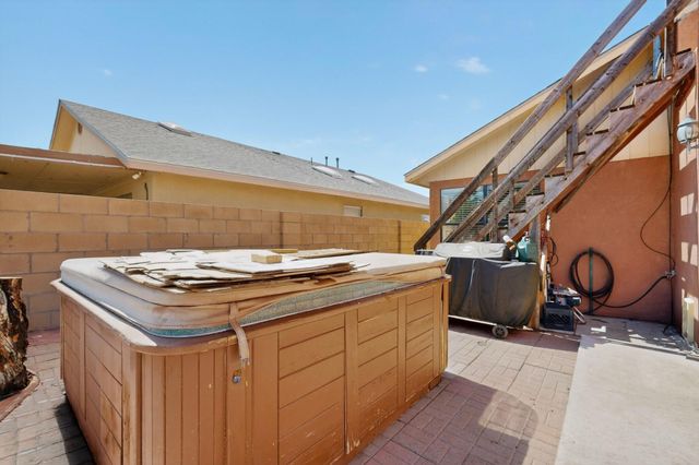 7719 San Augustine Street NW, Albuquerque, NM 87120