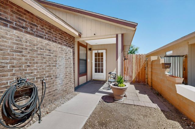 7719 San Augustine Street NW, Albuquerque, NM 87120