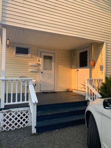 96 Seaview Terrace 2ND FLOOR, Bridgeport, CT 06605