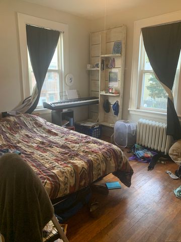 96 Seaview Terrace 2ND FLOOR, Bridgeport, CT 06605