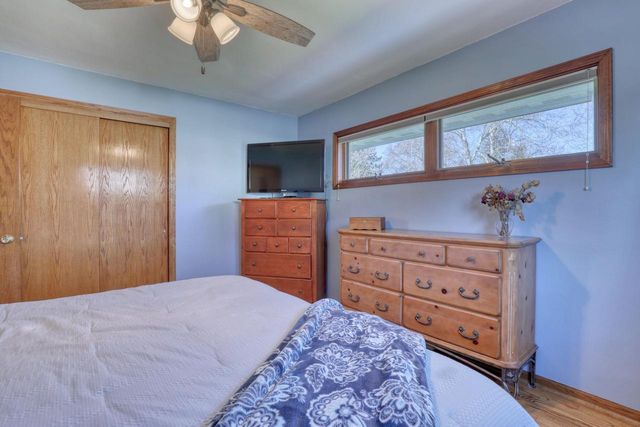 W200N9460 Woodside LANE, Menomonee Falls, WI 53051