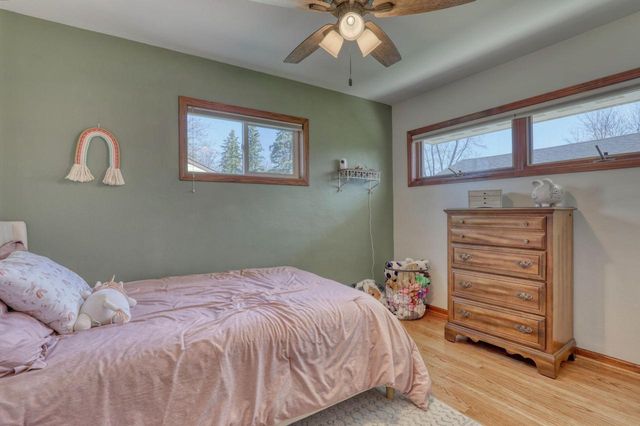 W200N9460 Woodside LANE, Menomonee Falls, WI 53051