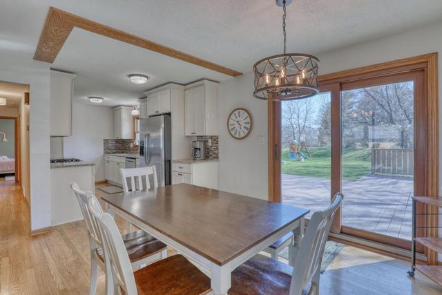 W200N9460 Woodside LANE, Menomonee Falls, WI 53051