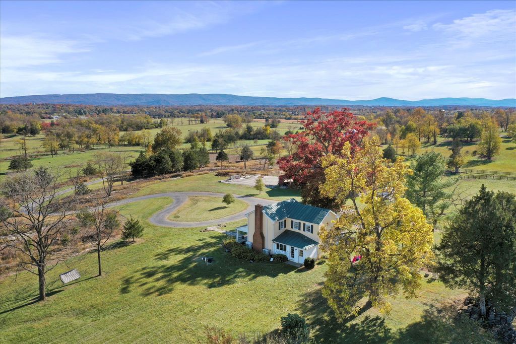 1344 OLD WINCHESTER RD, Boyce, VA 22620