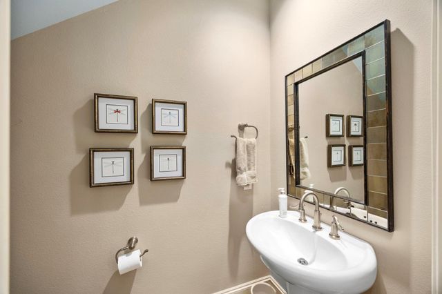 1616 Wrenwood Lakes, Houston, TX 77043