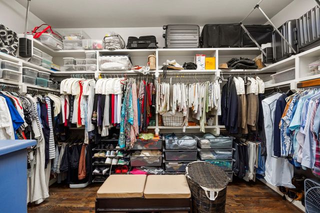 1616 Wrenwood Lakes, Houston, TX 77043