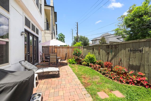 1616 Wrenwood Lakes, Houston, TX 77043