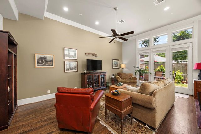 1616 Wrenwood Lakes, Houston, TX 77043