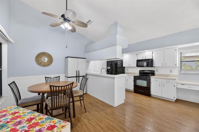 205 LINGER LANE, Sun City Center, FL 33573