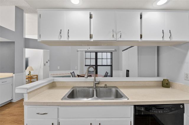 205 LINGER LANE, Sun City Center, FL 33573