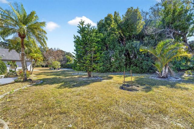 205 LINGER LANE, Sun City Center, FL 33573