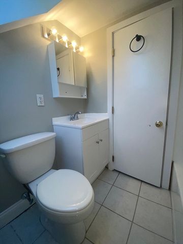 6R Salem Street 7, Woburn, MA 01801