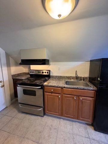 6R Salem Street 7, Woburn, MA 01801