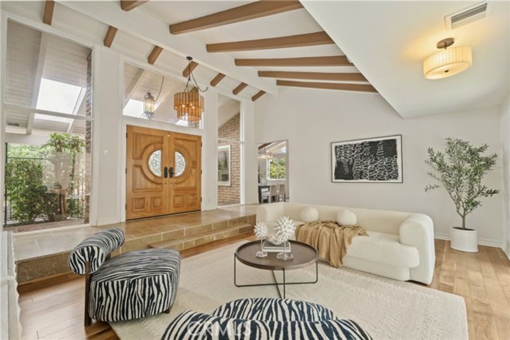 3160 Sepulveda, Sherman Oaks, CA 91403