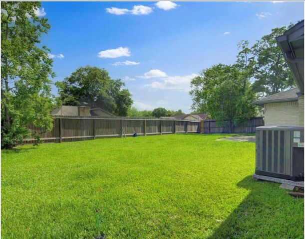 5810 Wildfire Street, League City, TX 77573