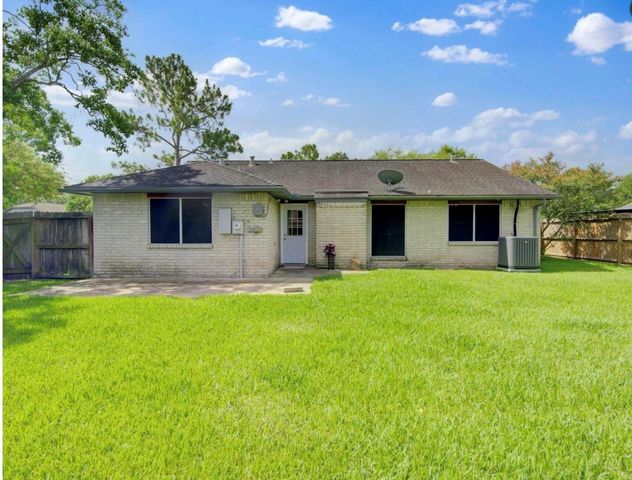 5810 Wildfire Street, League City, TX 77573