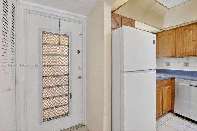 3048 E Sunrise Lakes Dr 220, Sunrise, FL 33322