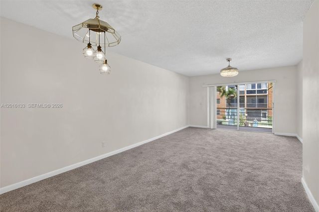 3048 E Sunrise Lakes Dr 220, Sunrise, FL 33322