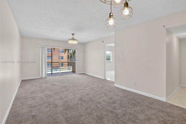 3048 E Sunrise Lakes Dr 220, Sunrise, FL 33322