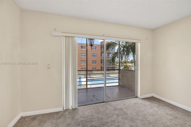 3048 E Sunrise Lakes Dr 220, Sunrise, FL 33322