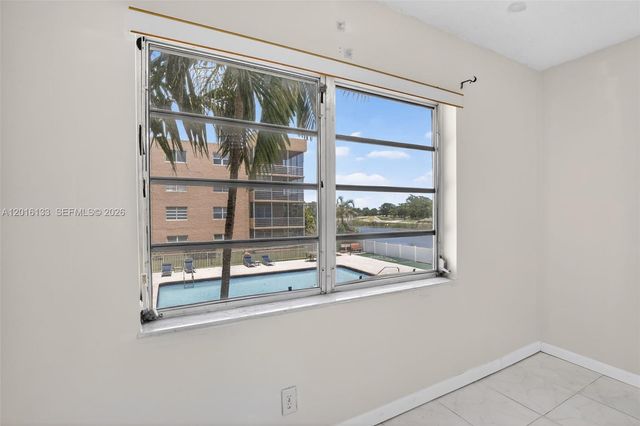3048 E Sunrise Lakes Dr 220, Sunrise, FL 33322