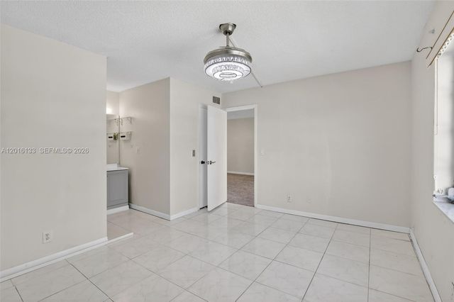 3048 E Sunrise Lakes Dr 220, Sunrise, FL 33322
