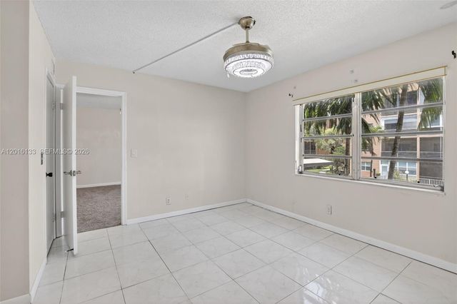 3048 E Sunrise Lakes Dr 220, Sunrise, FL 33322