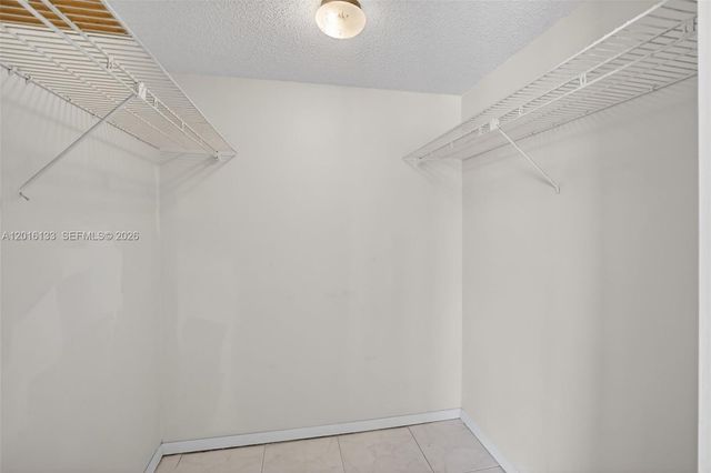 3048 E Sunrise Lakes Dr 220, Sunrise, FL 33322