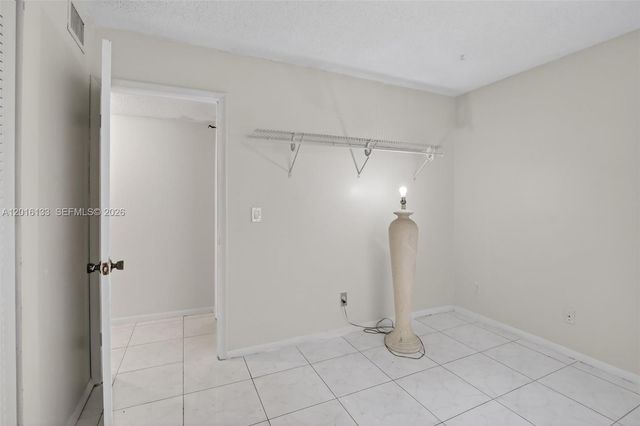 3048 E Sunrise Lakes Dr 220, Sunrise, FL 33322