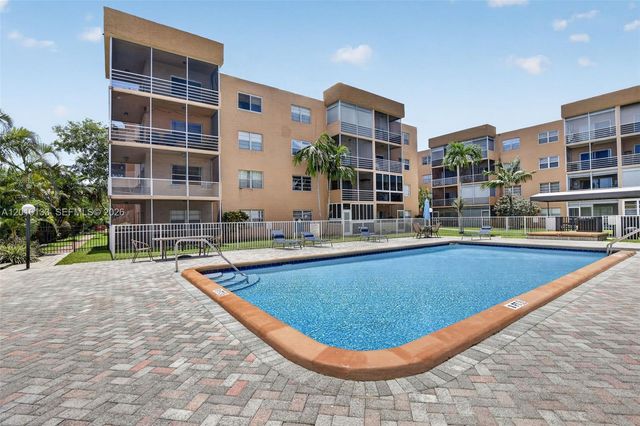 3048 E Sunrise Lakes Dr 220, Sunrise, FL 33322