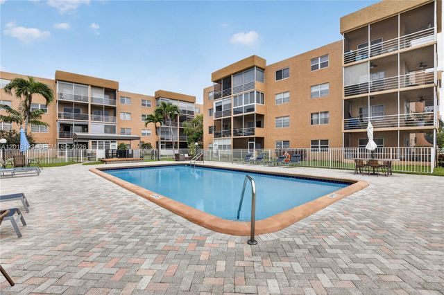 3048 E Sunrise Lakes Dr 220, Sunrise, FL 33322