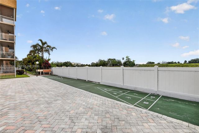 3048 E Sunrise Lakes Dr 220, Sunrise, FL 33322