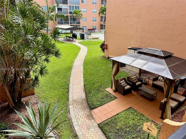 3048 E Sunrise Lakes Dr 220, Sunrise, FL 33322