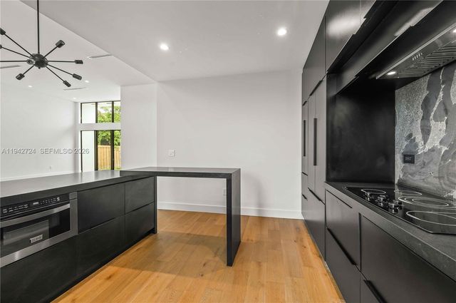 326 NW 40th St, Miami, FL 33127