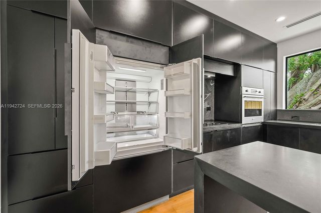 326 NW 40th St, Miami, FL 33127