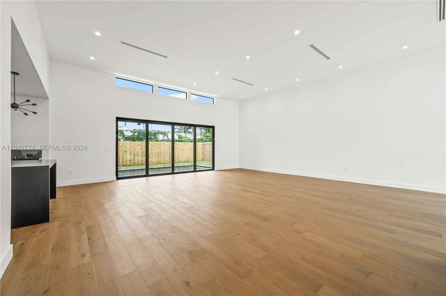 326 NW 40th St, Miami, FL 33127