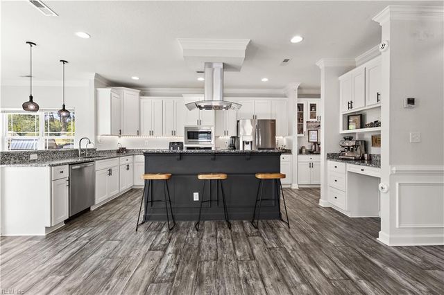 38 Thomas Nelson DR, Hampton, VA 23666