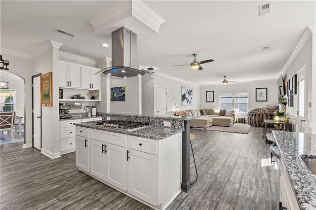 38 Thomas Nelson DR, Hampton, VA 23666