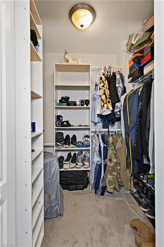 38 Thomas Nelson DR, Hampton, VA 23666