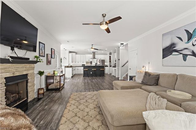 38 Thomas Nelson DR, Hampton, VA 23666