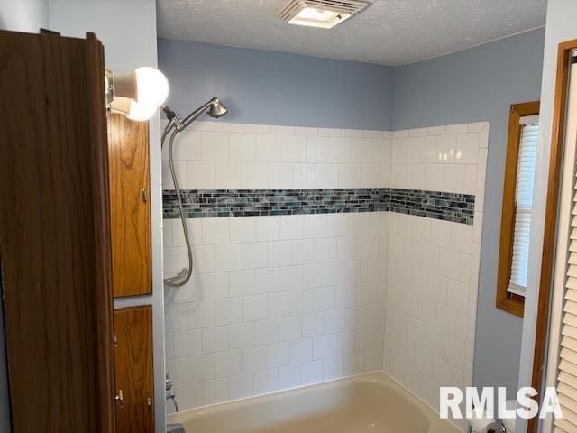 3424 N EL VISTA Avenue, Peoria, IL 61604