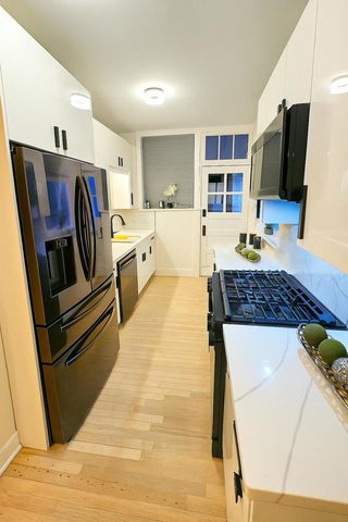 230 N Oak Park Avenue 1K, Oak Park, IL 60302