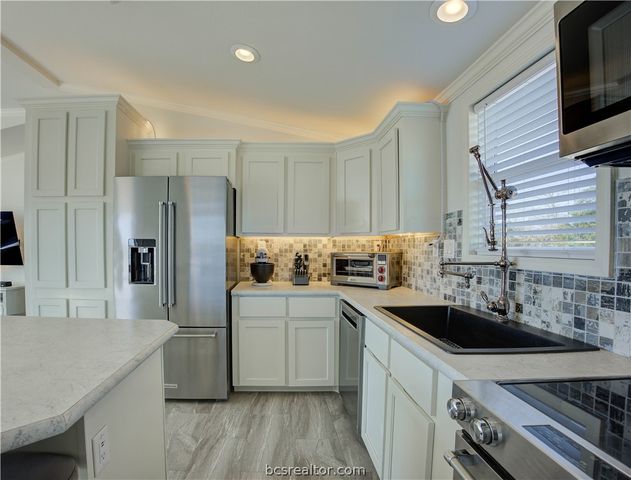 3039 County Road 205, Caldwell, TX 77836