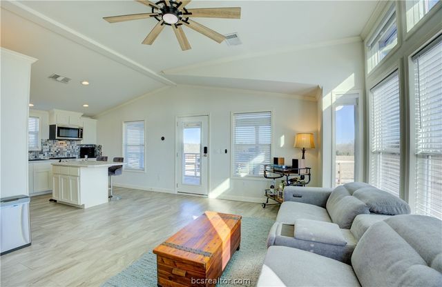 3039 County Road 205, Caldwell, TX 77836