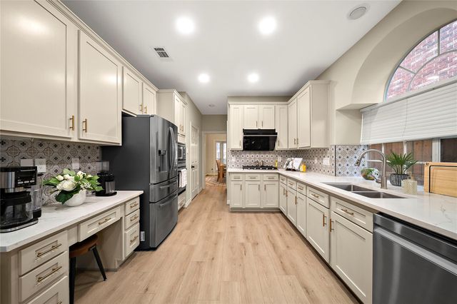 14219 Swallowfield Drive, Houston, TX 77077