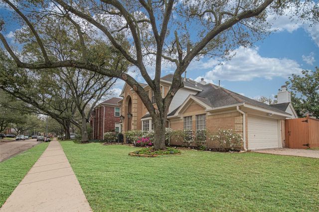 14219 Swallowfield Drive, Houston, TX 77077