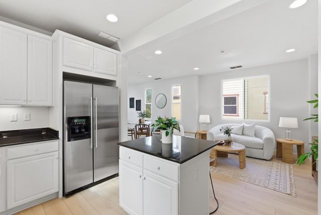 247 Peppermint Tree Terrace 5, Sunnyvale, CA 94086