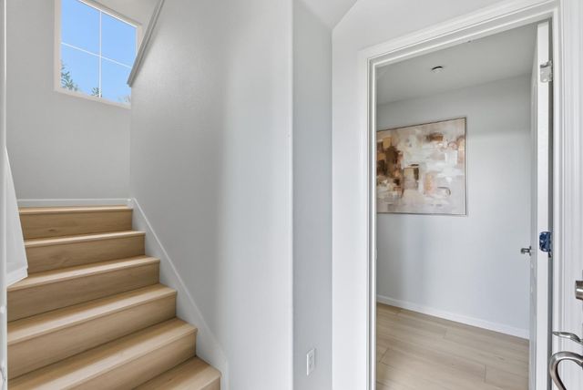 247 Peppermint Tree Terrace 5, Sunnyvale, CA 94086